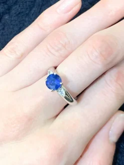 Bague Saphir rond et Diamants