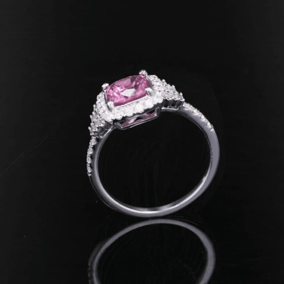 Bague saphir rose coussin et diamants