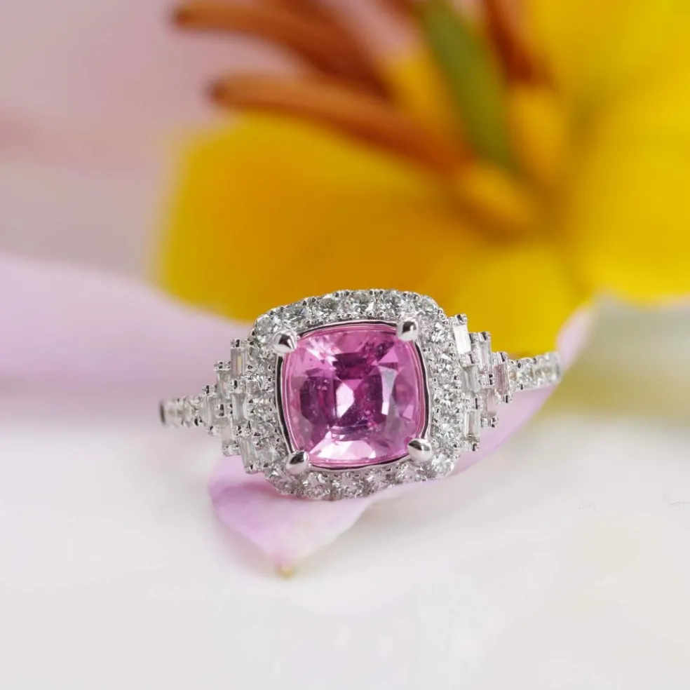 Bague saphir rose coussin et diamants