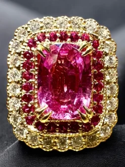 Bague Saphir rose entouré pavage diamants