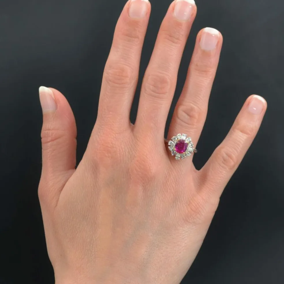 Bague saphir rose et diamants taillés en poire