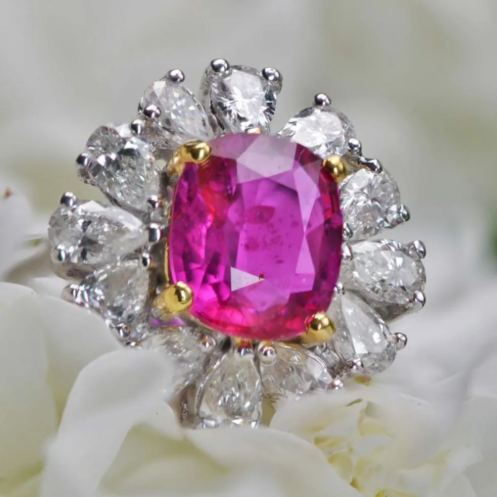 Bague saphir rose et diamants taillés en poire