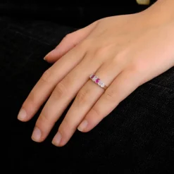 Bague Saphirs roses et éclats de diamants