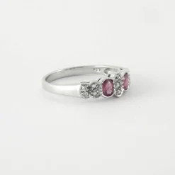 Bague Saphirs roses et éclats de diamants
