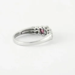 Bague Saphirs roses et éclats de diamants