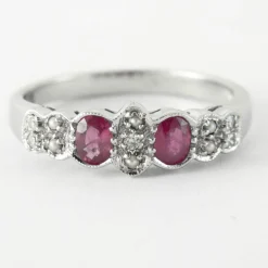 Bague Saphirs roses et éclats de diamants