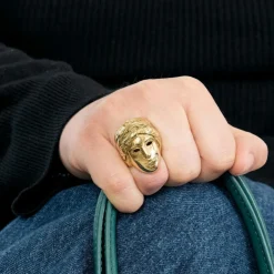 Bague sculpturale à motif de femme en or jaune