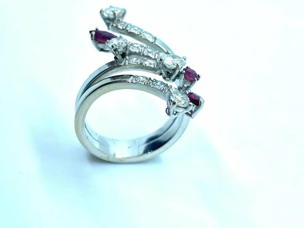 Bague Serpent Or blanc Rubis Diamants