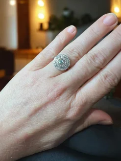 Bague sertie de diamants fleur or blanc