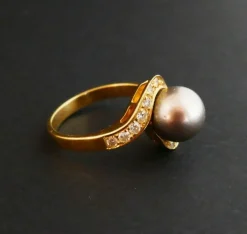 Bague sertie d'une Perle de Tahiti et Diamants