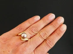 Bague sertie d'une Perle de Tahiti et Diamants