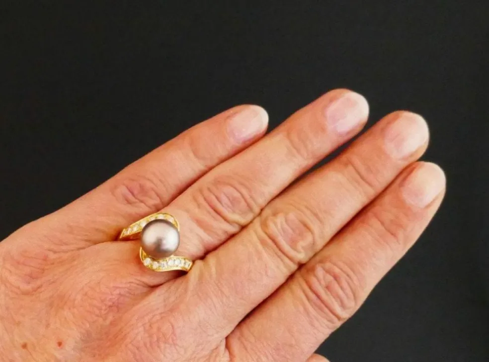 Bague sertie d'une Perle de Tahiti et Diamants