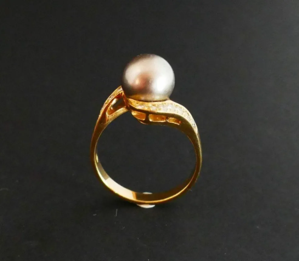 Bague sertie d'une Perle de Tahiti et Diamants