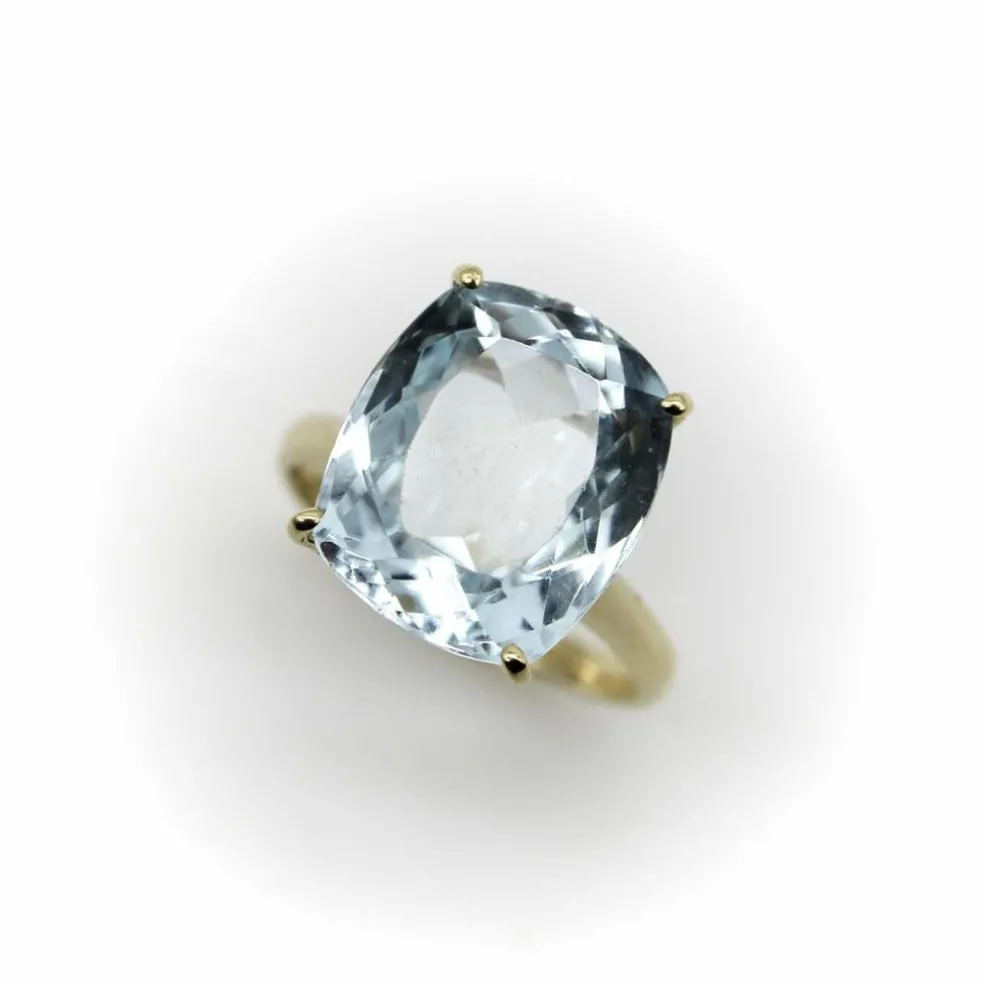 Bague Signature en or 14 carats et topaze bleu clair 6 carats