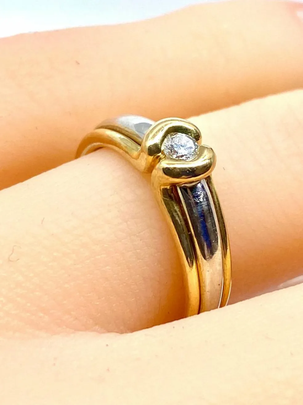 Bague solitaire 2 ors 18 carats et diamants