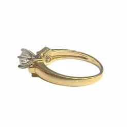Bague solitaire accompagné diamants