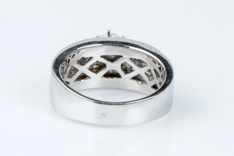 Bague Solitaire accompagné diamant 0.45ct