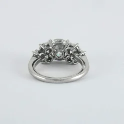 Bague Solitaire accompagné Diamant 2.07cts