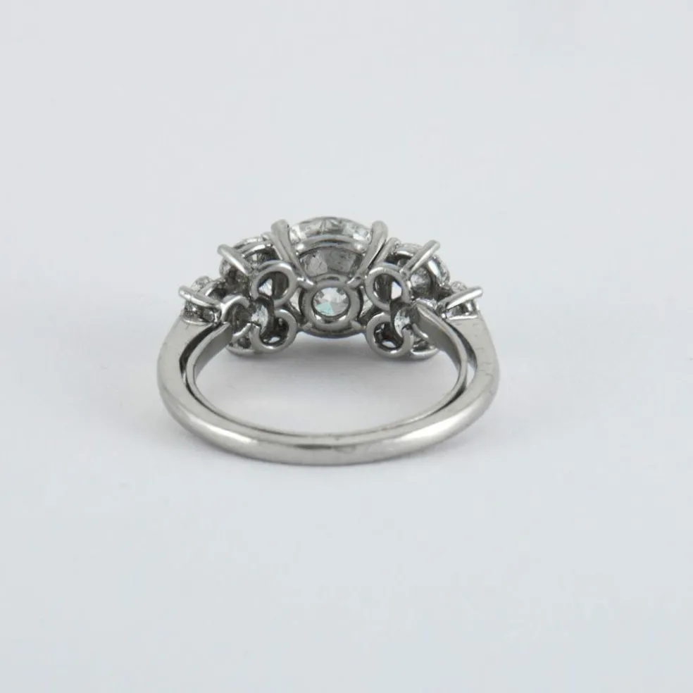 Bague Solitaire accompagné Diamant 2.07cts