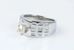 Bague Solitaire accompagné diamant 0.45ct