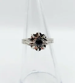 Bague solitaire Art Déco or blanc, saphir naturel (circa 1980)