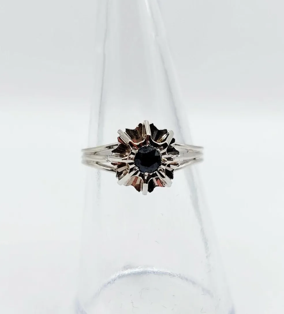 Bague solitaire Art Déco or blanc, saphir naturel (circa 1980)