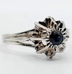 Bague solitaire Art Déco or blanc, saphir naturel (circa 1980)