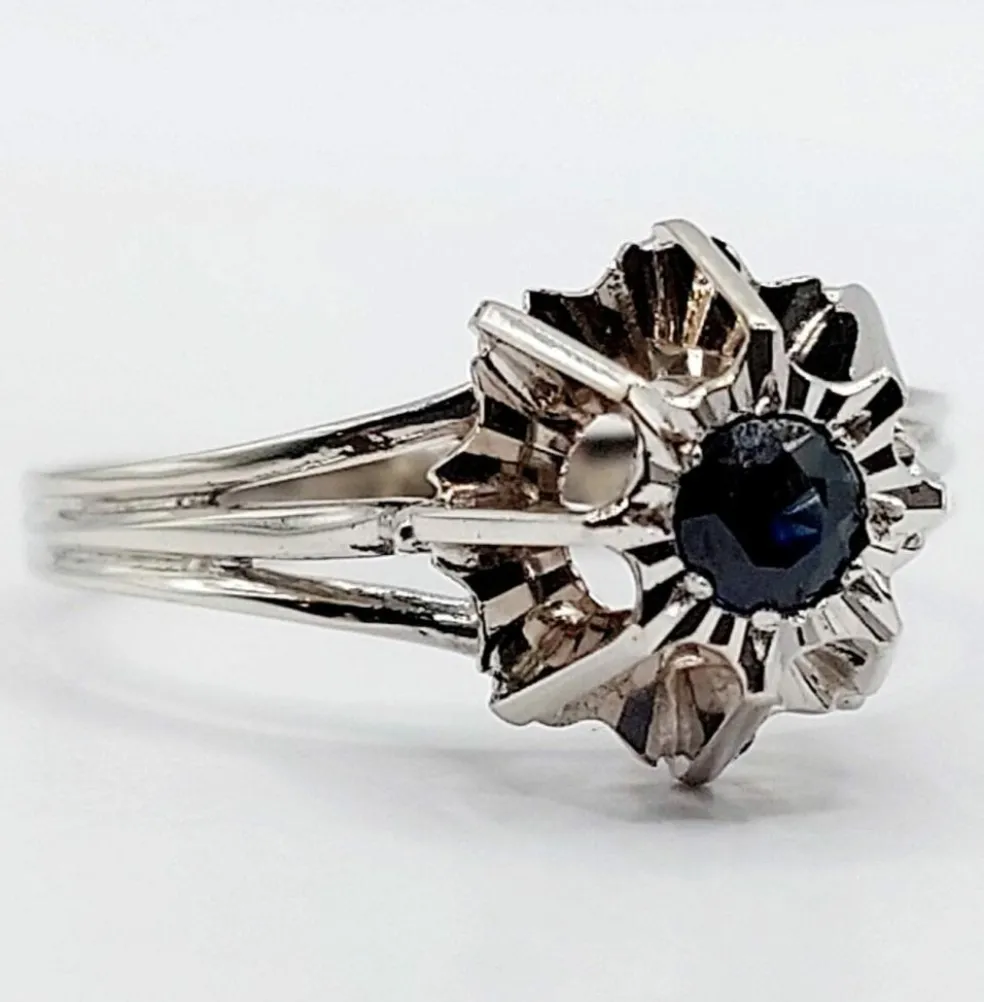 Bague solitaire Art Déco or blanc, saphir naturel (circa 1980)