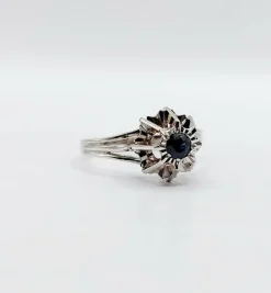 Bague solitaire Art Déco or blanc, saphir naturel (circa 1980)