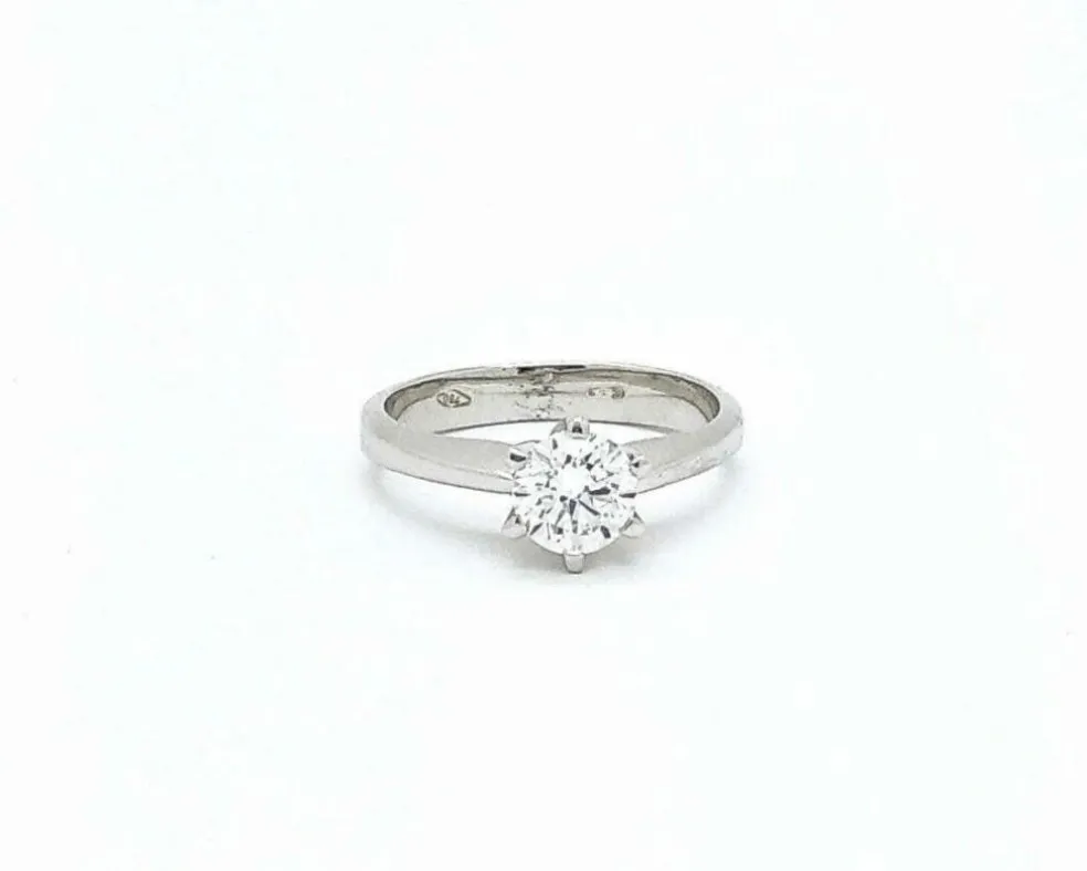 bague solitaire avec certificat hrd