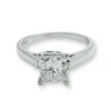Bague solitaire avec diamant en platine