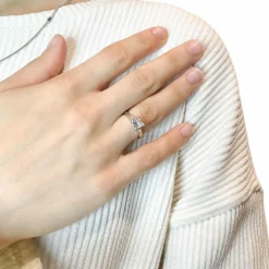Bague solitaire avec diamant en platine