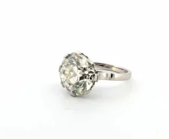 Bague solitaire avec un énorme et magnifique diamant