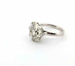 Bague solitaire avec un énorme et magnifique diamant