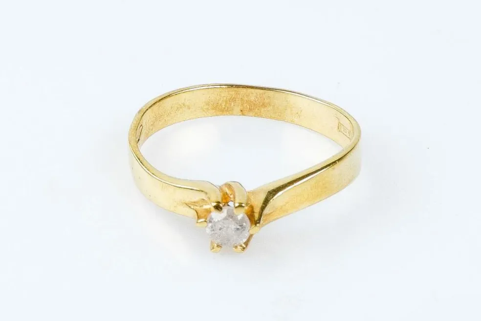 Bague solitaire 0.18ct en or massif