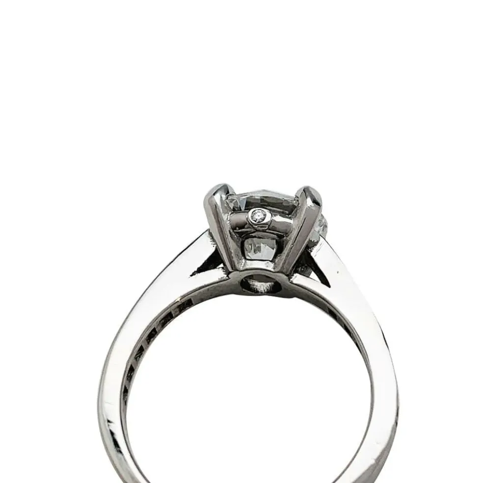 Bague solitaire diamant 2,02 carats en platine.