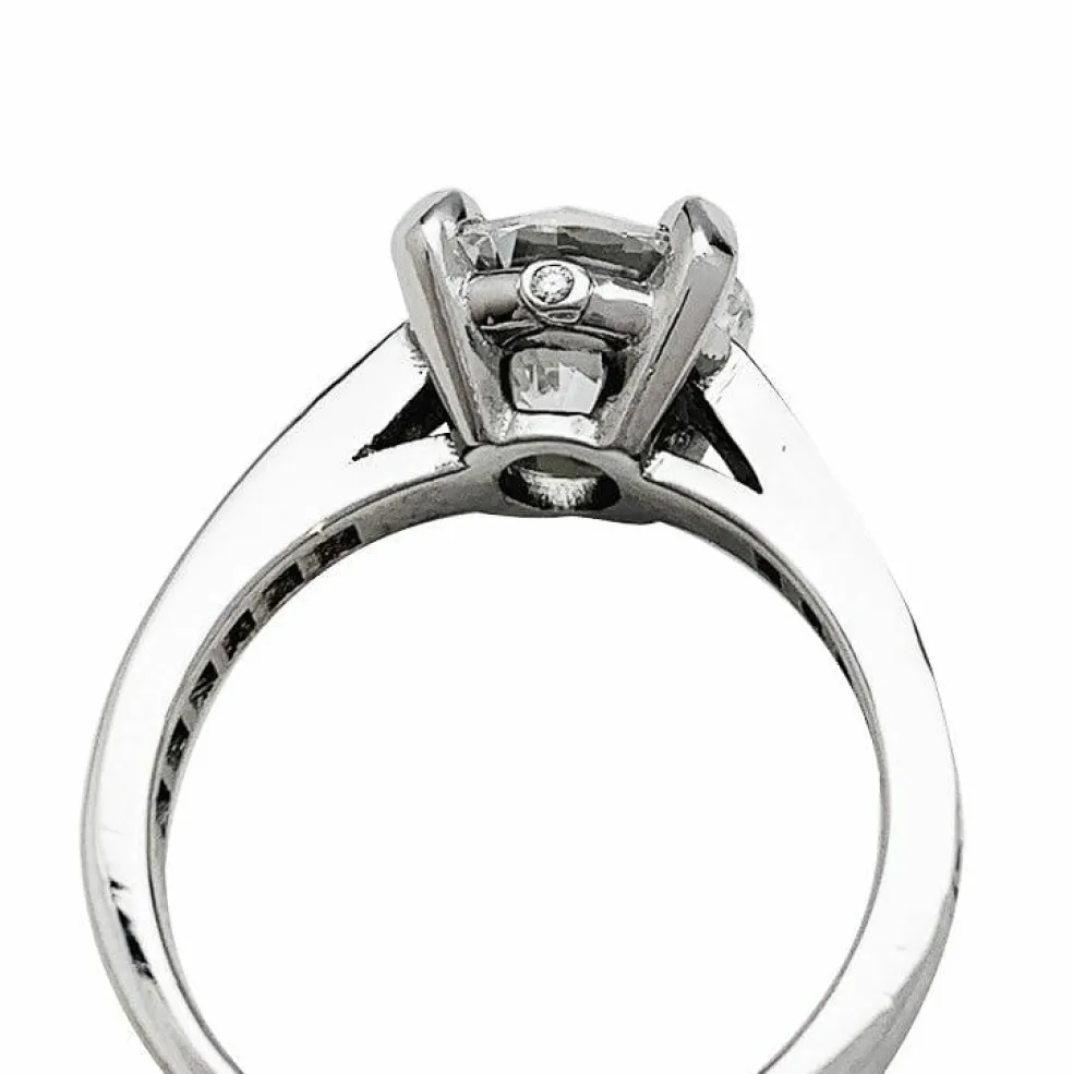 Bague solitaire diamant 2,02 carats en platine.