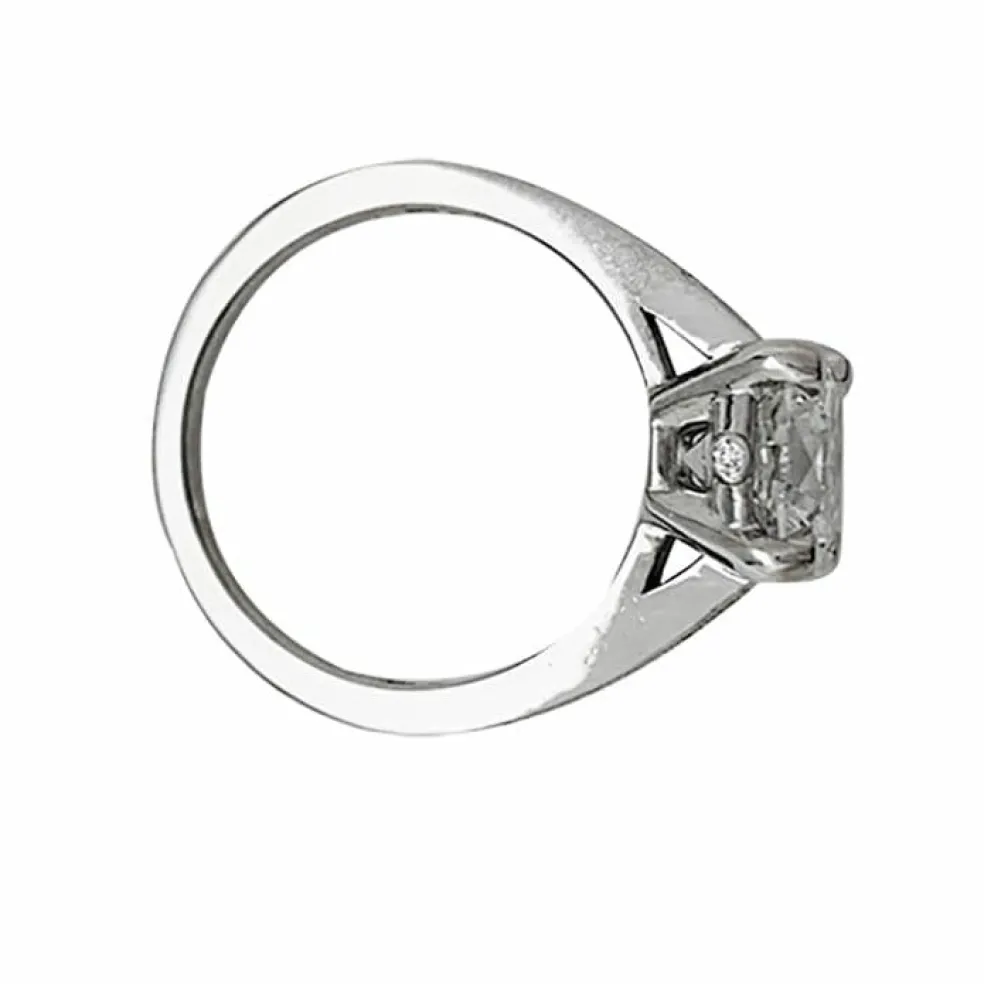 Bague solitaire diamant 2,02 carats en platine.