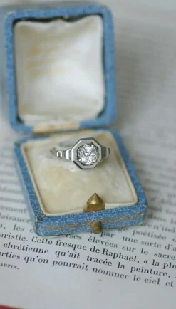 Bague Solitaire Diamant Art Deco