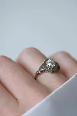 Bague Solitaire Diamant Art Deco