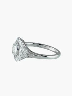 Bague Solitaire Diamant entouré pavage de brillants