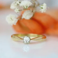Bague solitaire diamant or jaune