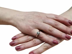 Bague solitaire diamant or blanc