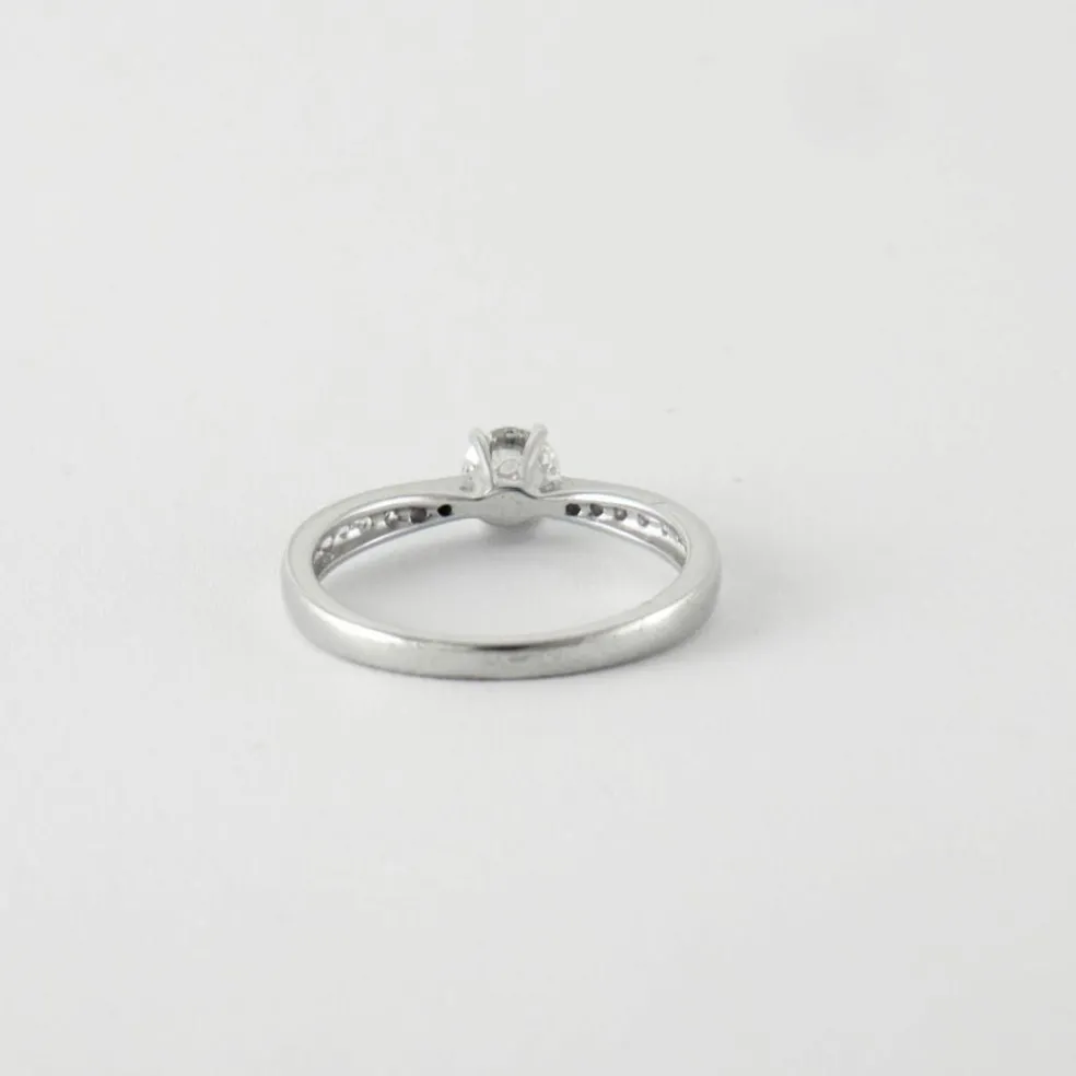 Bague Solitaire diamant épaulé