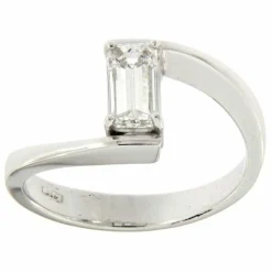 Bague Solitaire Diamant taille émeraude 0,83 ct E/IF