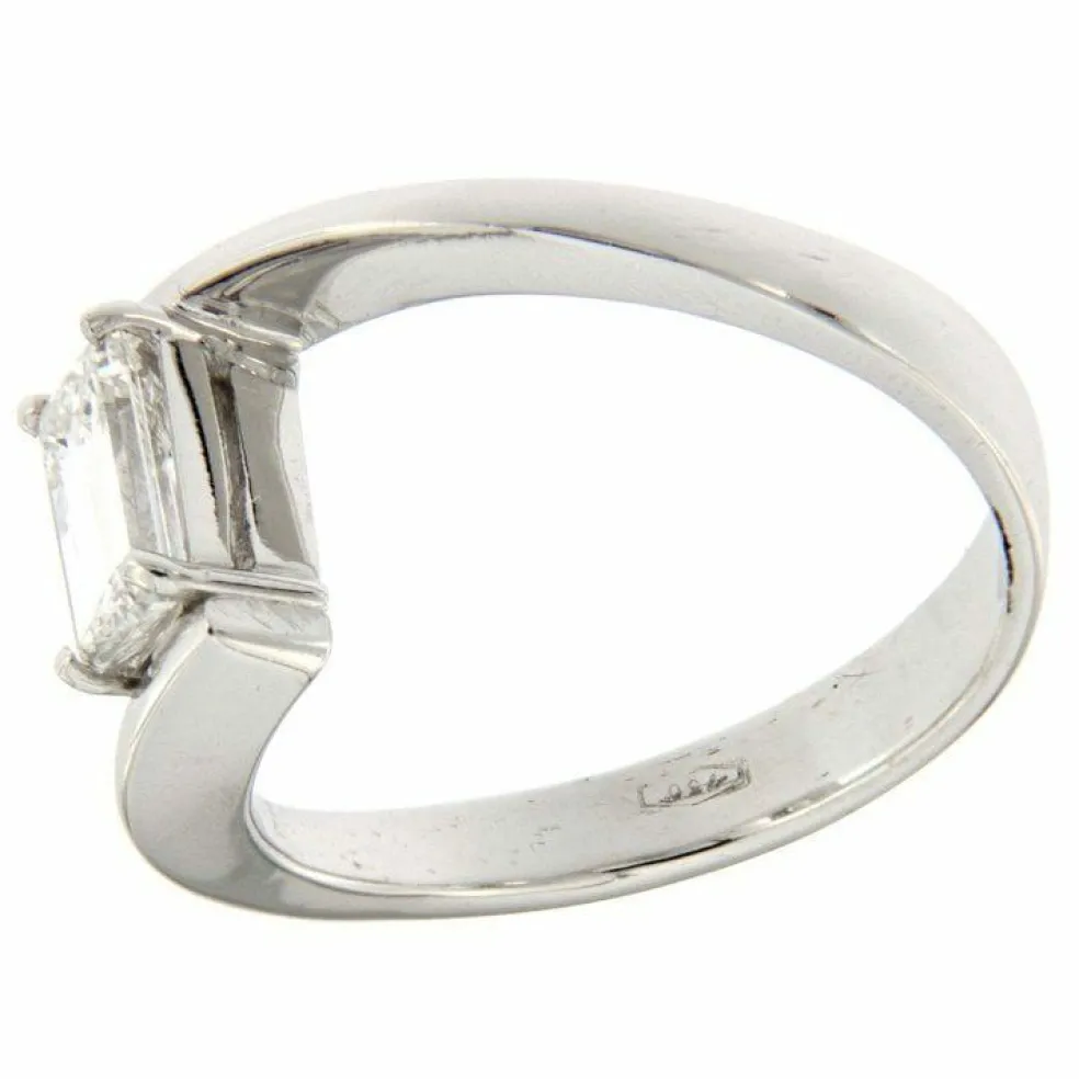 Bague Solitaire Diamant taille émeraude 0,83 ct E/IF