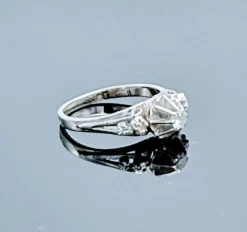 Bague solitaire diamant vintage en or gris 18K