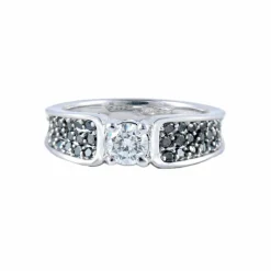 Bague Solitaire Diamants blanc et noirs