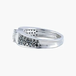 Bague Solitaire Diamants blanc et noirs