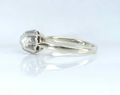 Bague solitaire en or 18 carats et platine sertie d’un diamant 0,50 carat environ